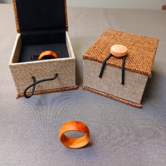 Olive Wood rings - Picture 1 of 1